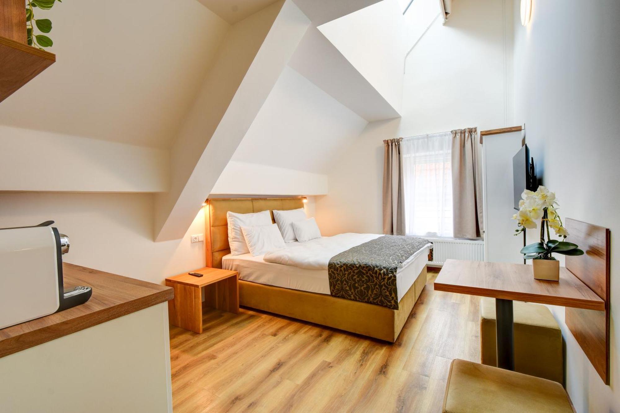 Hotel Karlova Prague Exterior photo
