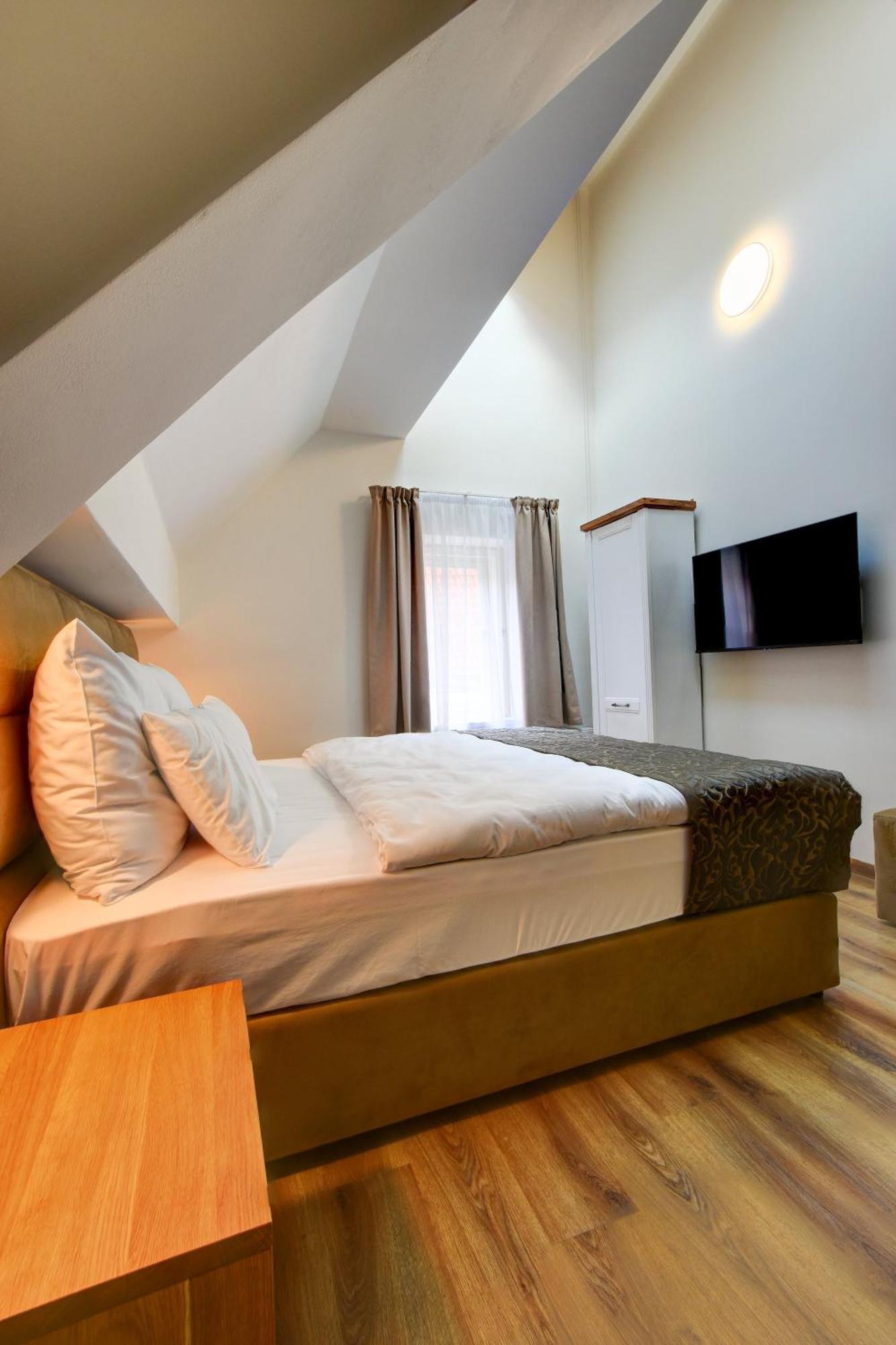 Hotel Karlova Prague Exterior photo