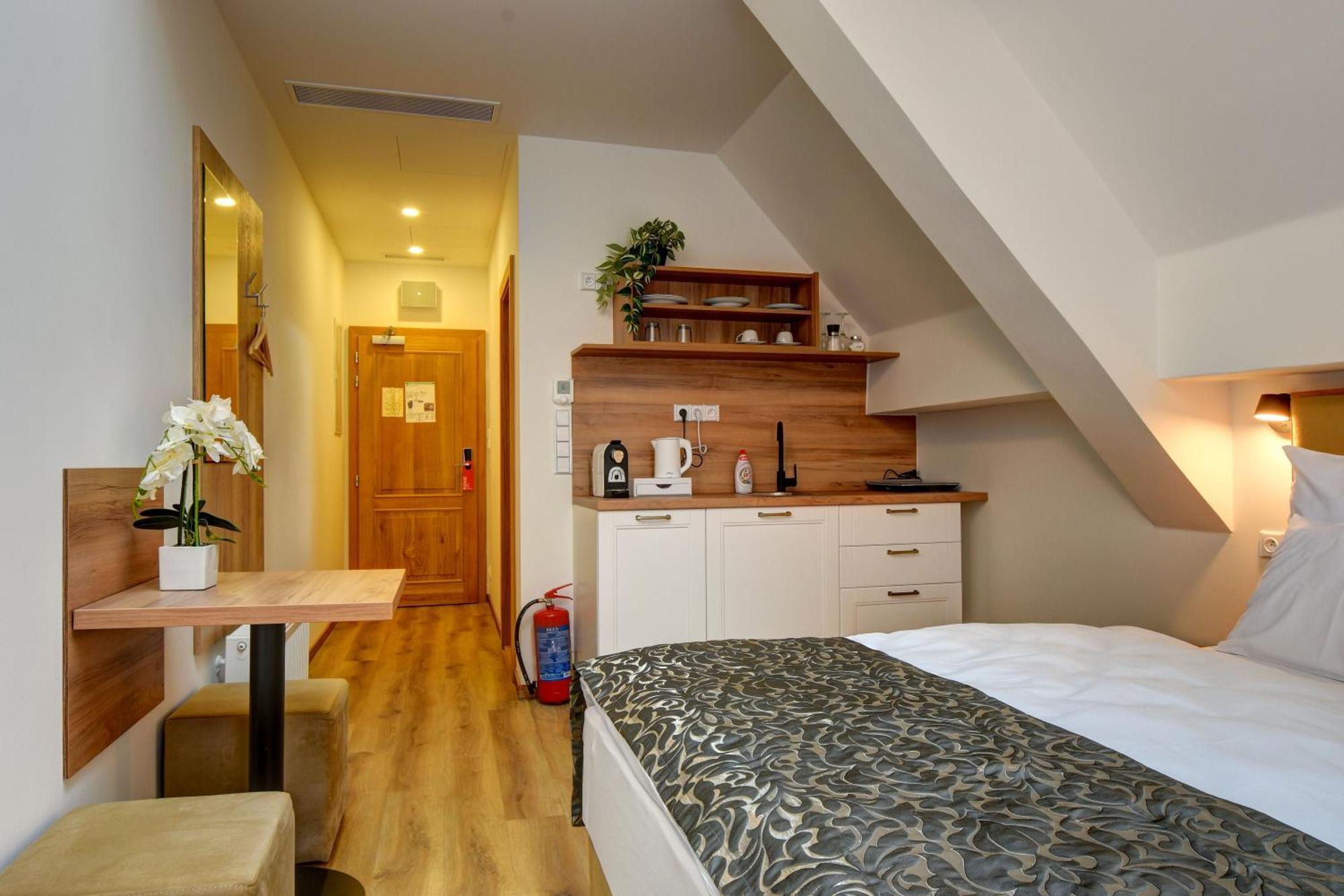 Hotel Karlova Prague Exterior photo